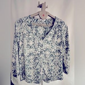 Long sleeve light top size XL, excellent condition!